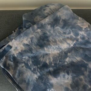 Lululemon snap scarf